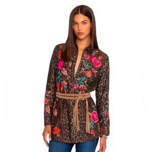Johnny was zip up leopard tunic just beautiful brand new with tags size small